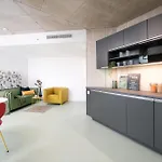 Domeq Free Parking, Gym, Co-working And Terrace アパート